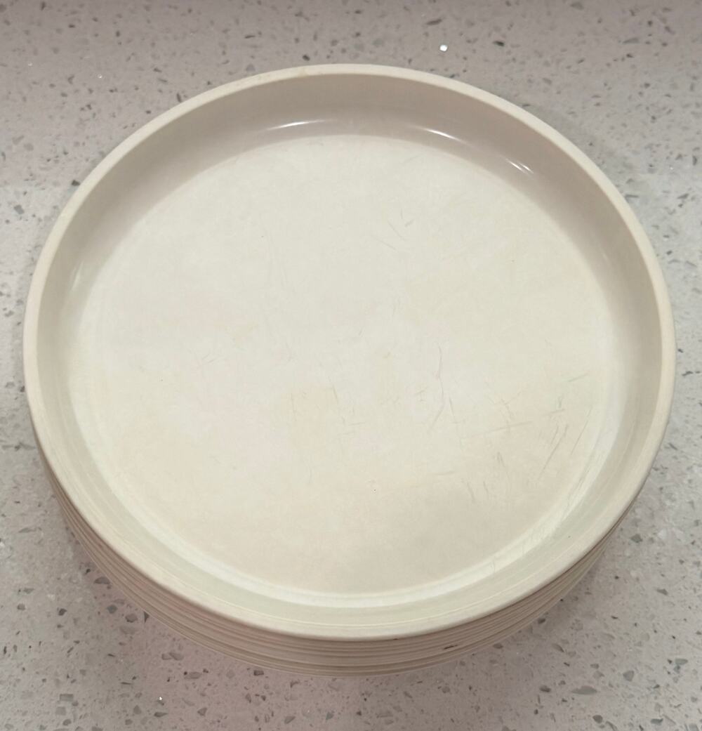 Set of 12 Armour Le Menu Plates High Heat Microwave Reusable Almond 7 3/4"